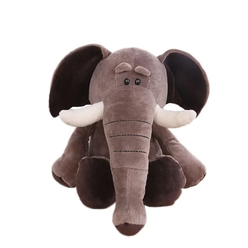 Peluche éléphant kawaii sur fond blanc