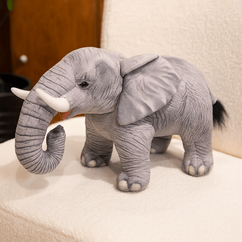Peluche éléphant réaliste