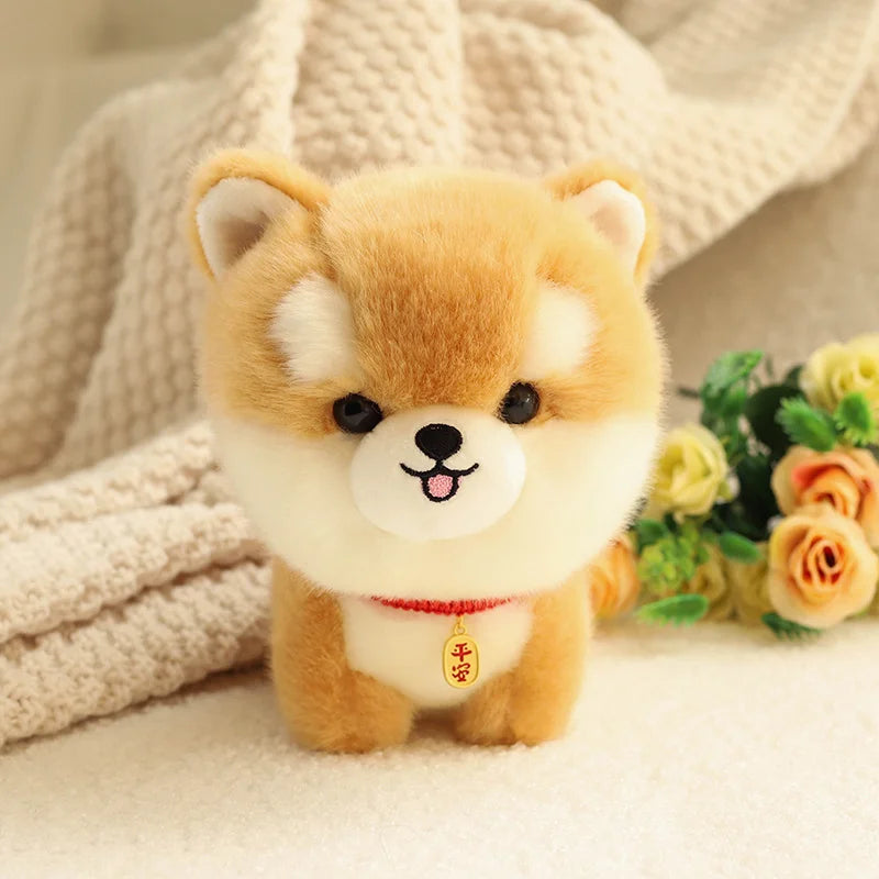 Peluche petit chien shiba inu sur tapis 