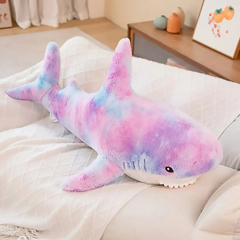 Peluche requin violette