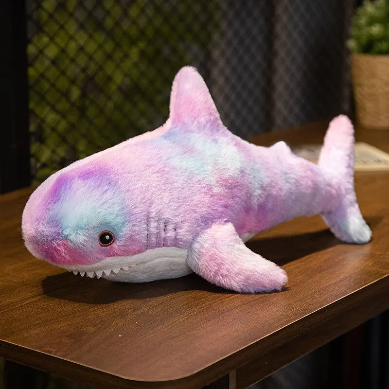 Peluche requin violette